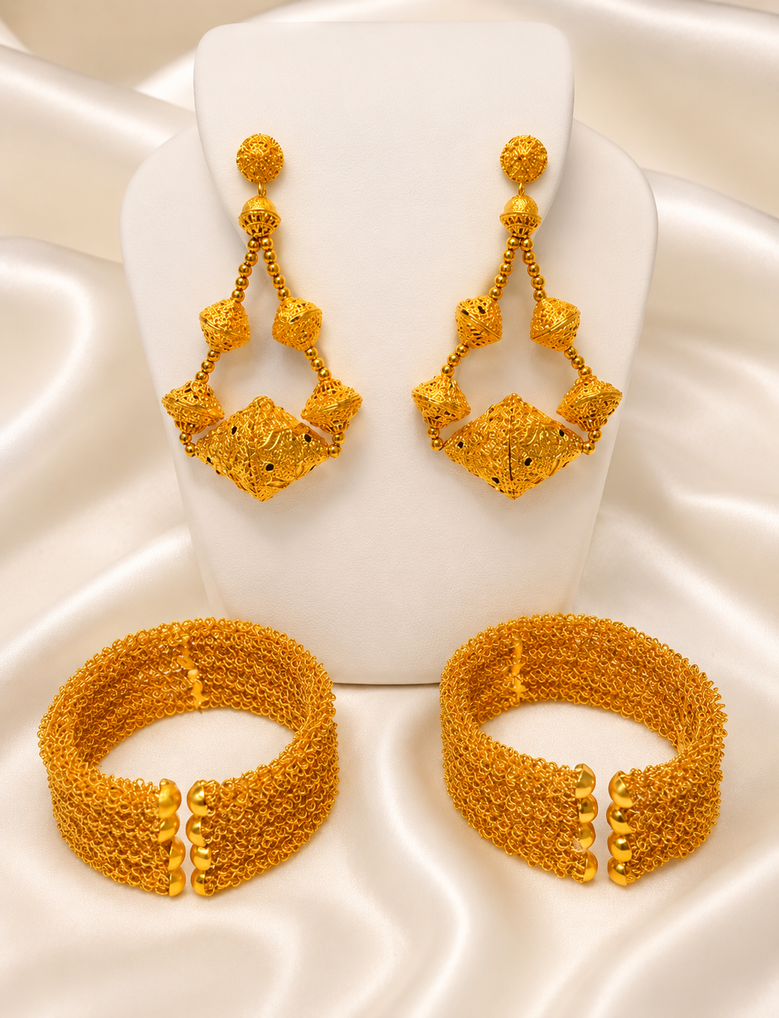 00053 - Bracelet et boucles d'oreilles - Ngalam