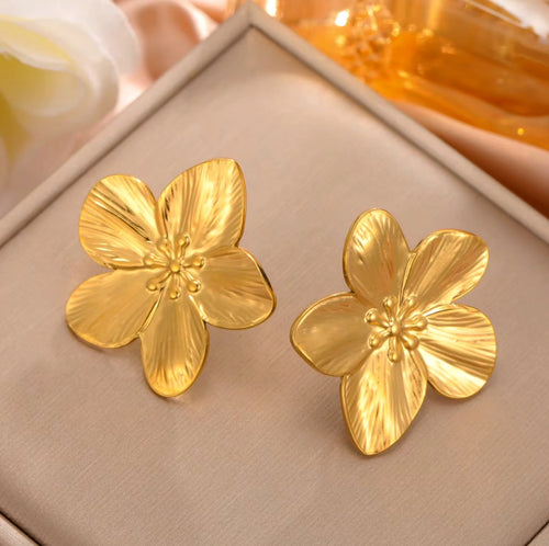 Unift Pendientes de botón con flores vintage para mujer – Joyas llamativas de acero inoxidable chapado en oro de 14 quilates de estilo bohemio