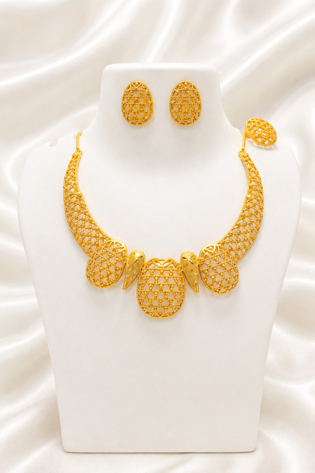 00823 - Necklace - 2 Gram Gold Plated