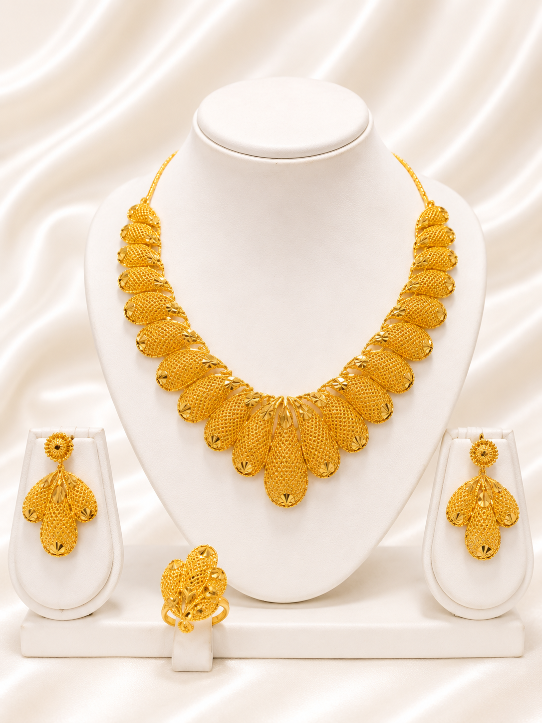 00813 - Necklace - 2 Gram Gold Plated
