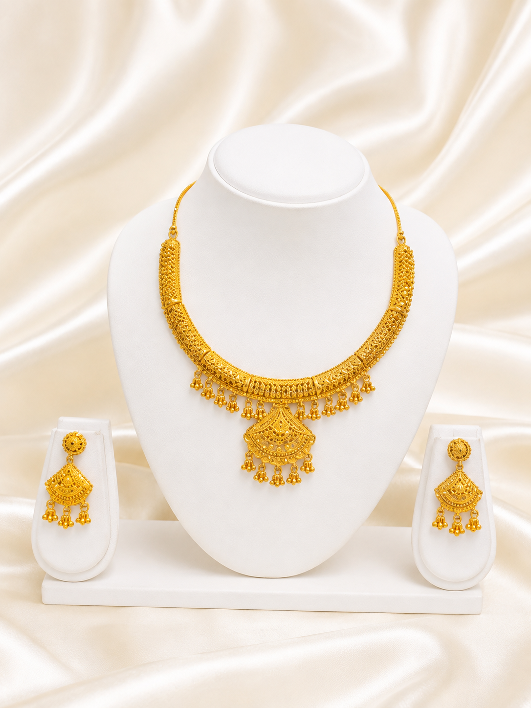 00890 - Collar - 2 gramos chapado en oro