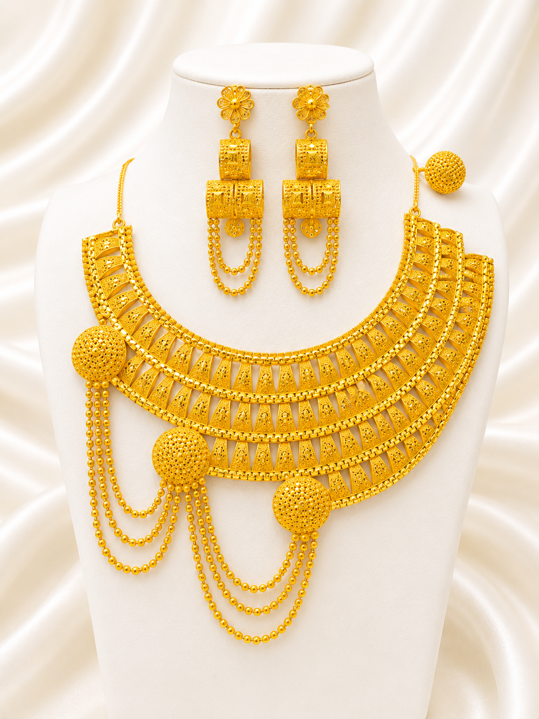 Necklace 0194 – Gold-Plated Geometric Pendant Necklace