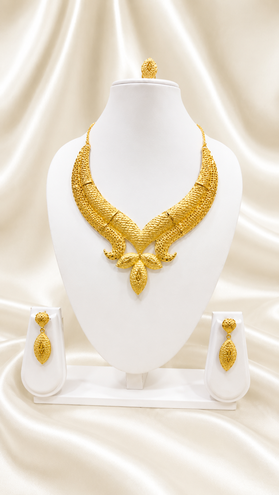 00461 - Collar - 2 gramos chapado en oro