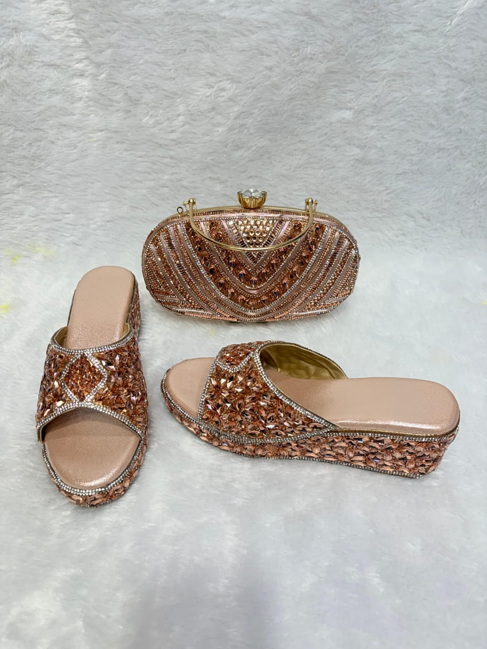 Conjunto Sandalia y Cartera de Mano 0002