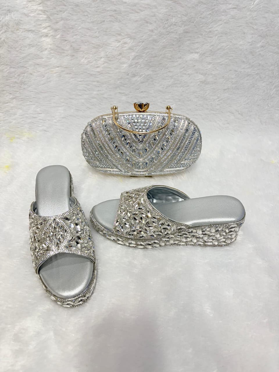 Conjunto Sandalia y Cartera de Mano 0002