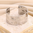 Brazalete Abierto Irregular Dorado Vintage - Pulsera de Acero Inoxidable para Mujer y Hombre