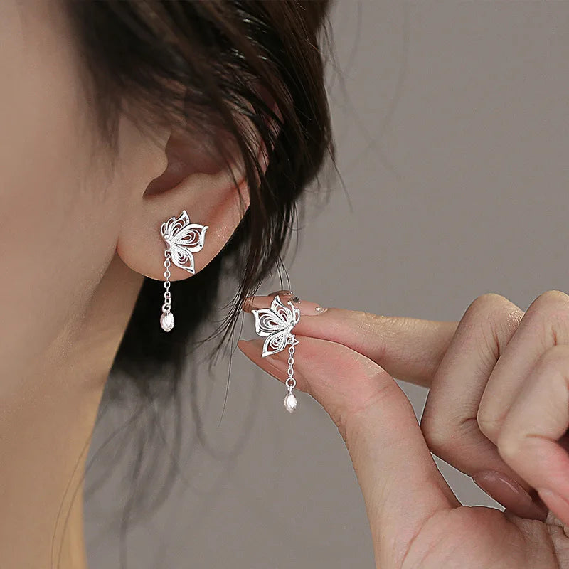 Elariah Pendientes de Mariposa Hueca de Plata de Ley 925 – Pendientes Hipoalergénicos de Mariposa de Cristal para Mujer