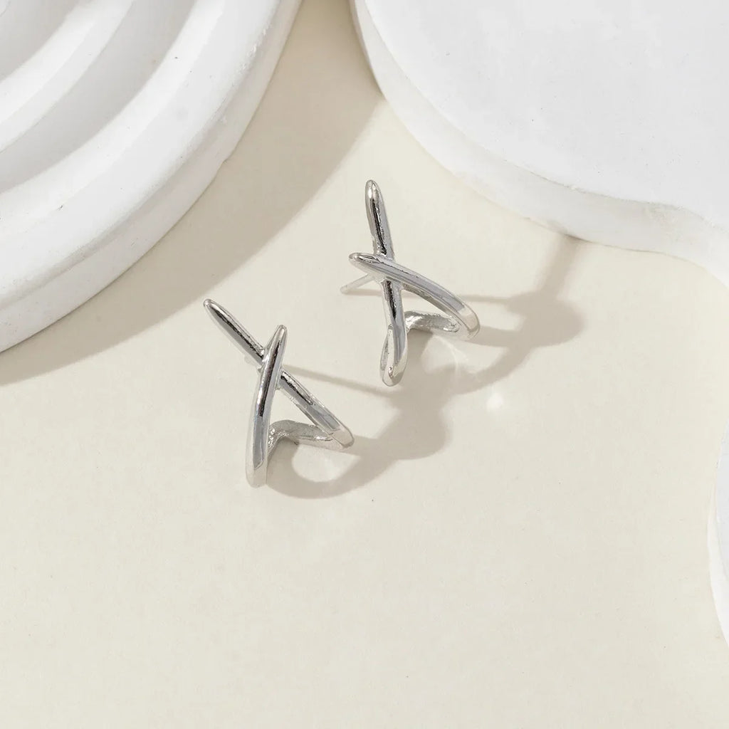 Elariah Pendientes de cruz de oro de 14 quilates para mujer – Pendientes geométricos minimalistas para uso diario, fiestas y regalos