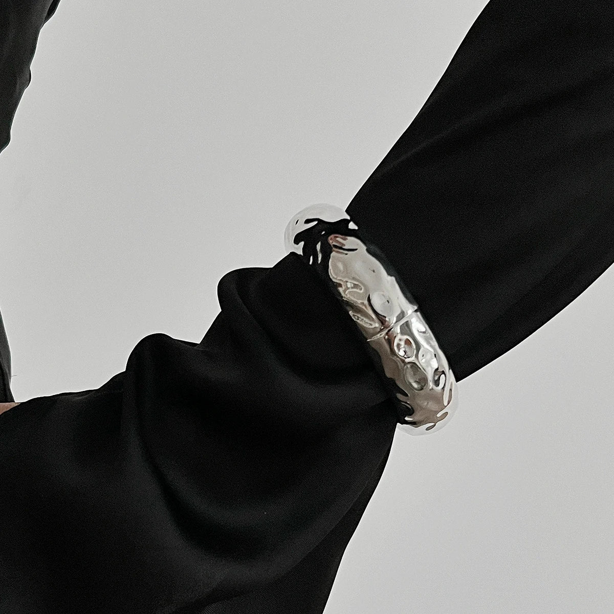 Elariah Chunky Wide Open Cuff Bracelet – Bold Geometric Metal Bangle for Women & Men | Gold or Silver Statement Jewellery