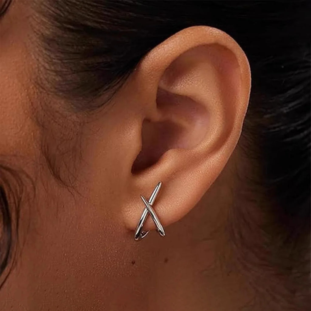 Elariah Pendientes de cruz de oro de 14 quilates para mujer – Pendientes geométricos minimalistas para uso diario, fiestas y regalos