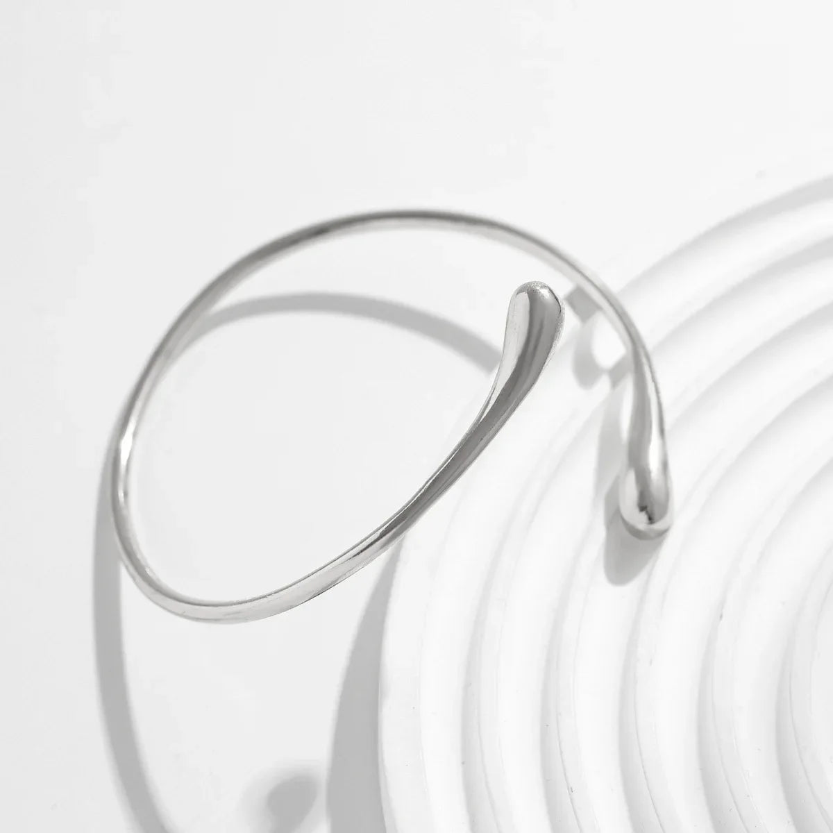 Vintage Water Drop Geometric Upper Arm Bracelet – Adjustable Cuff Bangle for Women