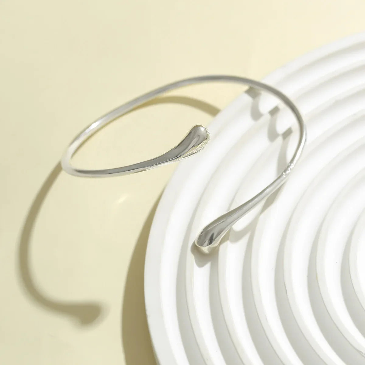 Vintage Water Drop Geometric Upper Arm Bracelet – Adjustable Cuff Bangle for Women