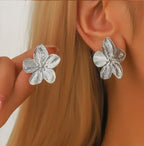 Pendientes de Aro Dobles Dorados con Diseño Floral Hueco – Pendientes Colgantes Étnicos Vintage para Mujer